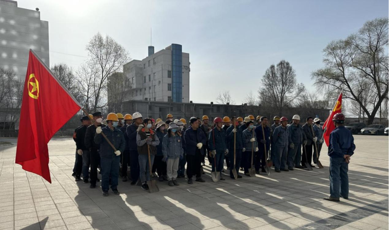 物產(chǎn)工投公司基層黨支部和公司團支部聯(lián)合開展“共筑家園 正植有你”主題黨日、團日活動