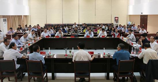 省國(guó)資委黨委副書(shū)記、副主任陳志忠 在青海物產(chǎn)集團(tuán)講專題黨課