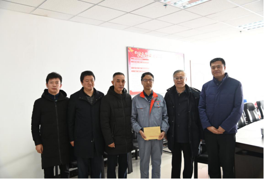 走訪慰問(wèn)專(zhuān)家人才，為人才創(chuàng)新?tīng)I(yíng)造良好的環(huán)境